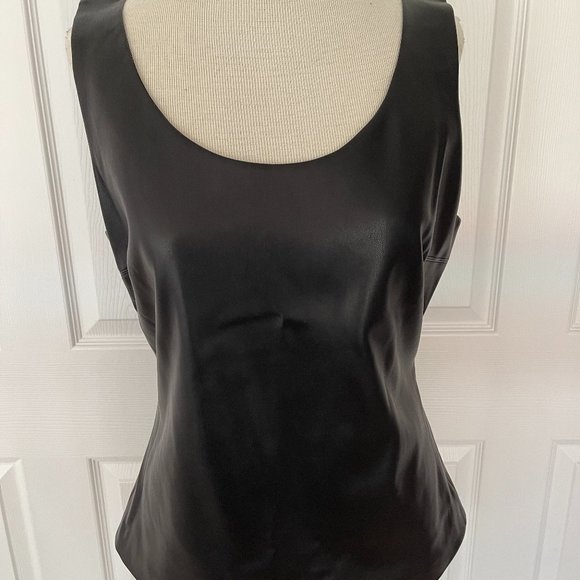 NWT Theory Bedford Faux Leather Shell ~ Black ~ Size M - Picture 2 of 4